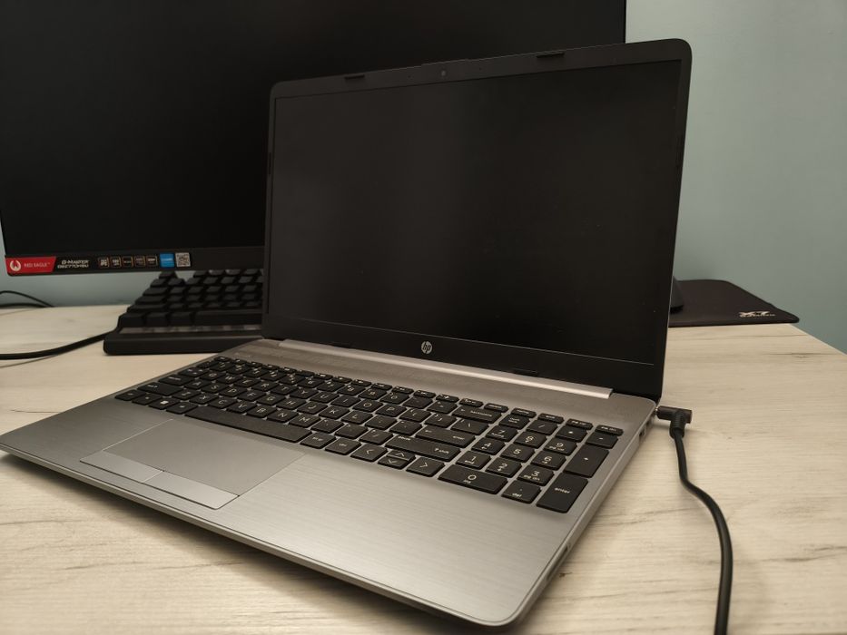 HP 255 G9 | Ryzen 3 5425U | 4 GB RAM | 256 GB SSD (bardzo dobry stan)