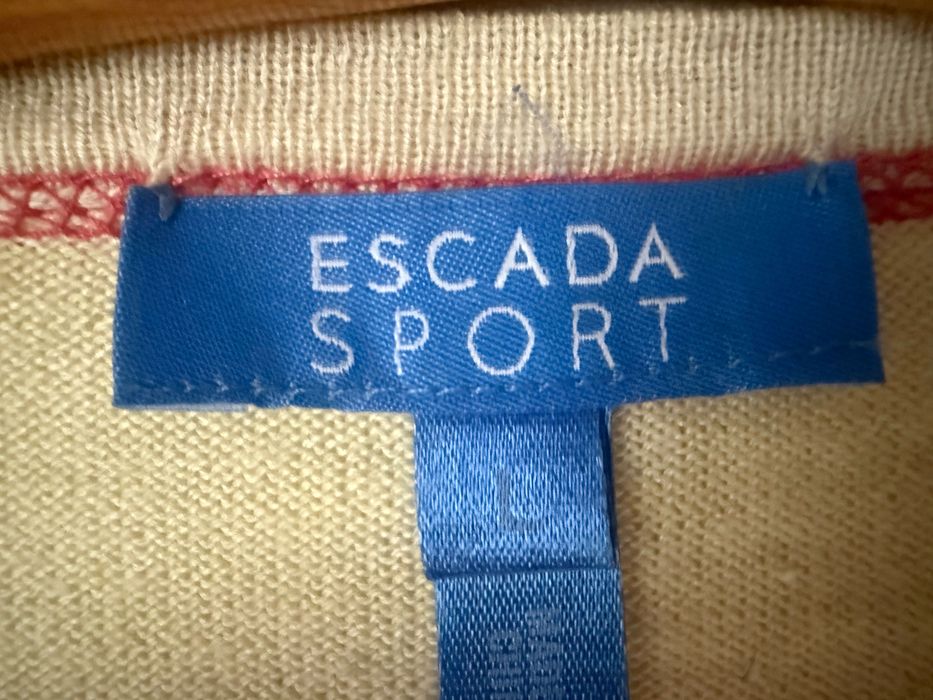 Cieniutki lekki sweterek Escada Sport
