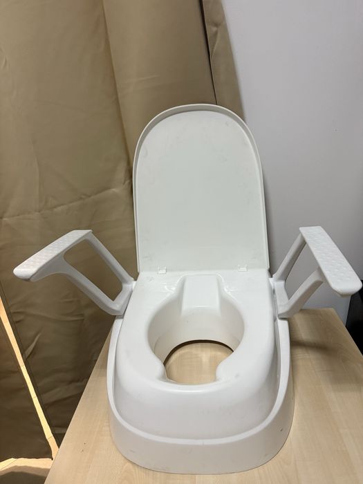 Nasadka toaletowa podwyzszajaca