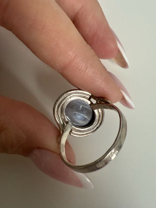 Agmet pierdcionek srebrny