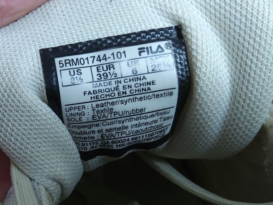Женские кроссовки Fila p.39