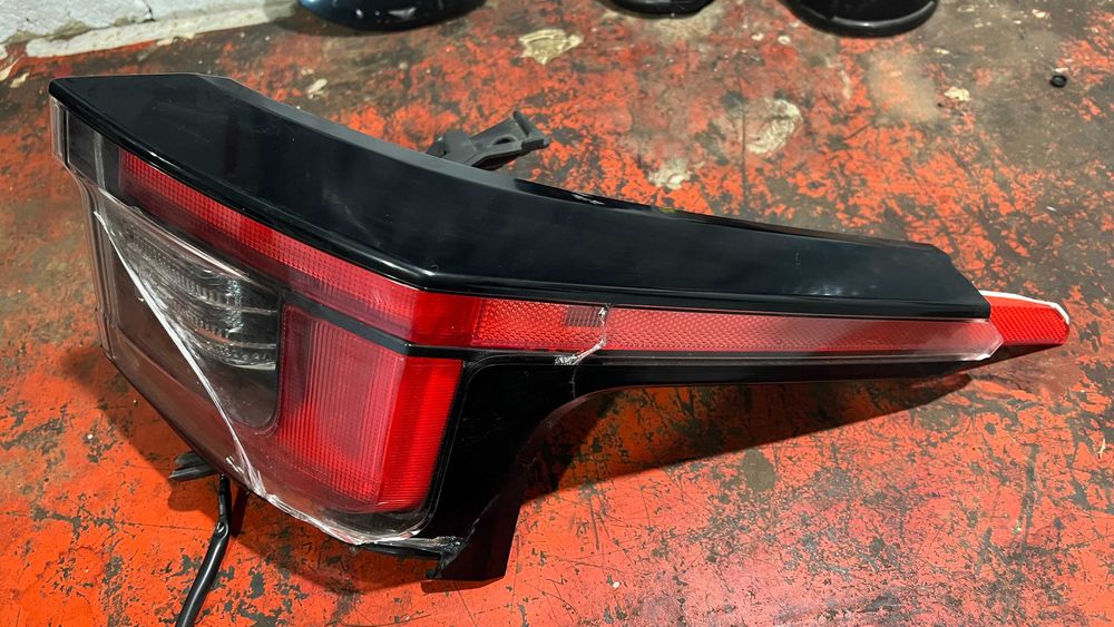 Фонарь задний правый от Subaru Solterra