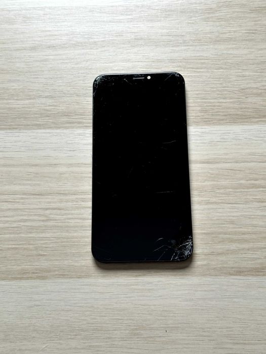 Wyświetlacz iPhone XS – Sprawny, Pęknięte szkło