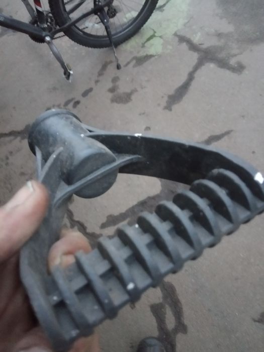 Ручка на снеговую лопату.