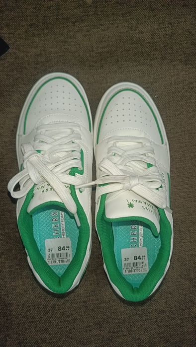 Білі кросовки Skechers 24 см