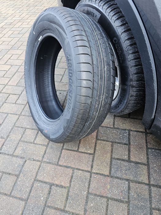 Opony Bridgestone 215/60 R17 nowe 4 szt