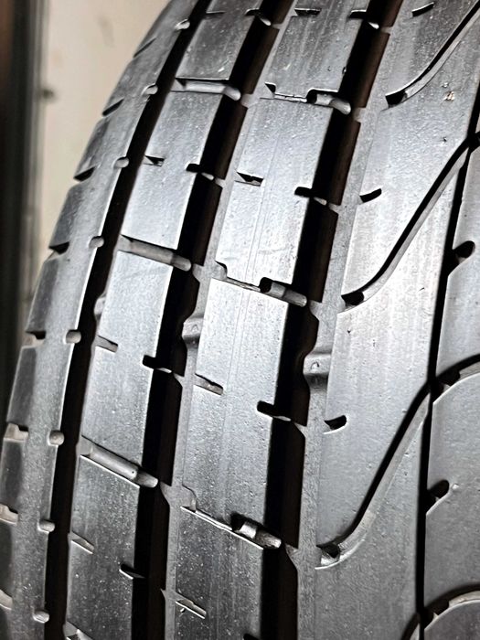Pneus Pirelli Pzero - 225/35/19 - Como NOVOS