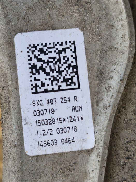 Zwrotnica piasta audi a4 b8 a5