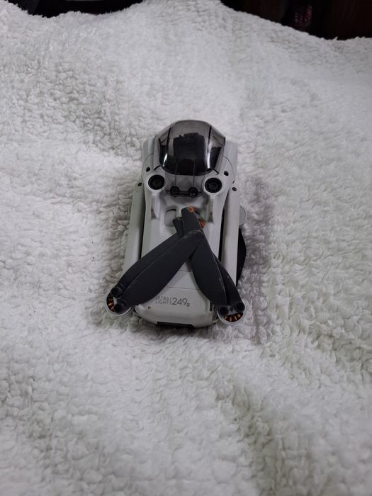 Квадрокоптер DJI Mini 3 Pro