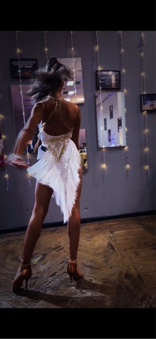 Сукня латиноамериканської програми