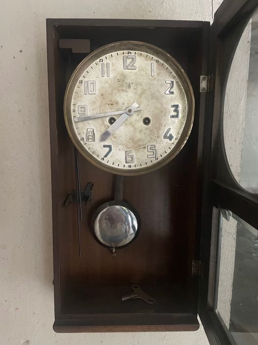Zegar na ścianę ścienny wiszący z wahadłem mechaniczny