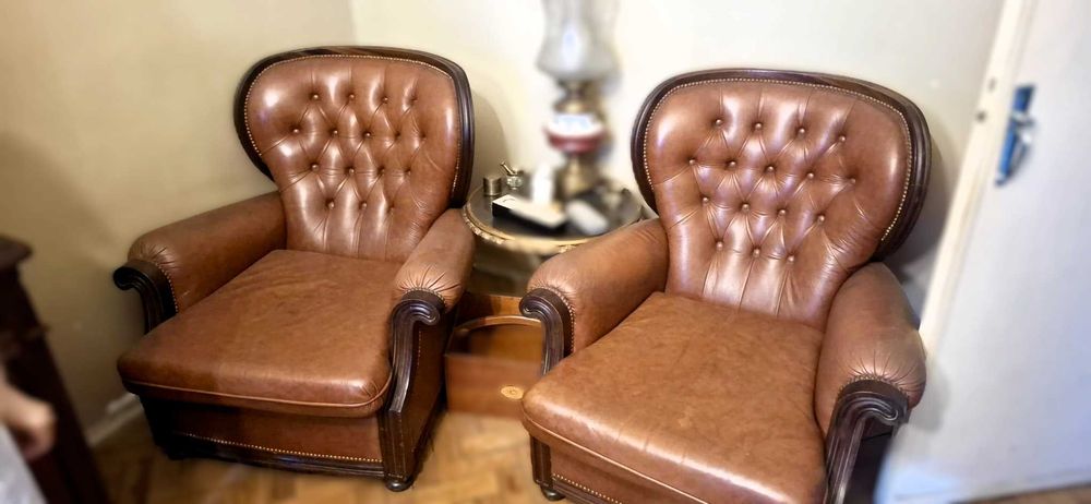 Aparador e Louceiro / Móvel de Sala em Mogno Maciço – Estilo Clássico – 125€
