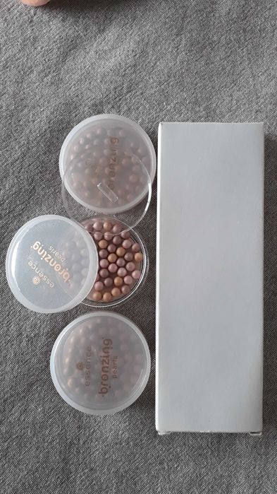 Pérolas bronzeadoras 'ESSENCE'. Estado: Novo.64752247224451120