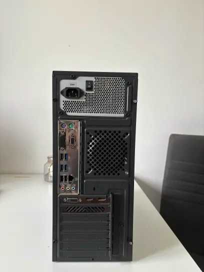 Komputer stacjonarny do gier / pracy