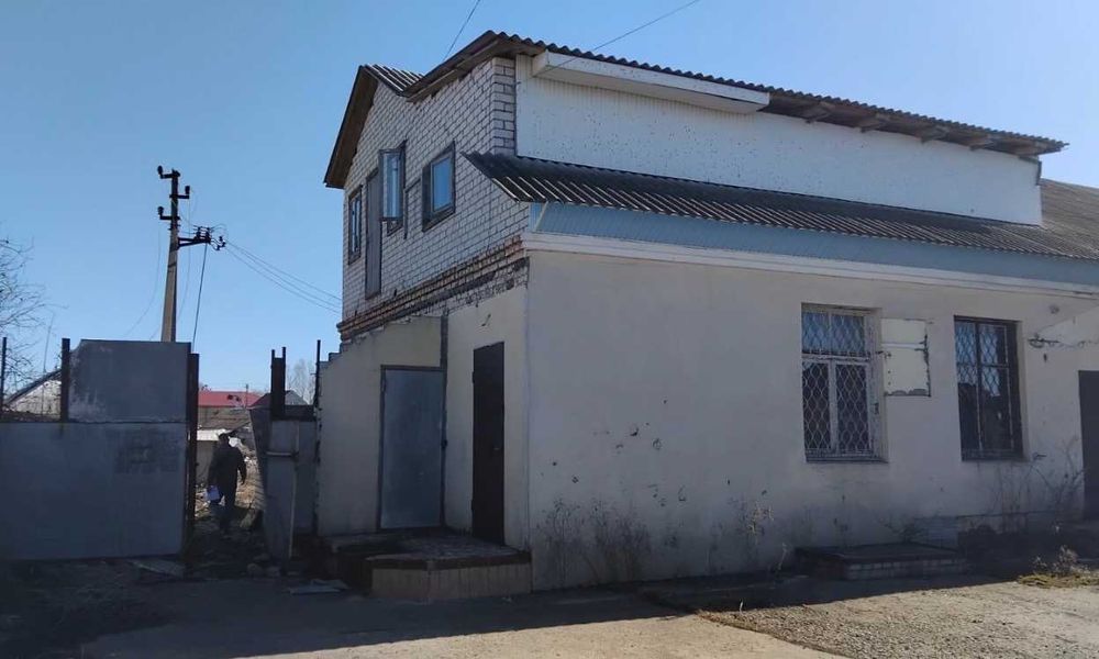 Приміщення вільного призначення з територією, 0,20 га (п3)