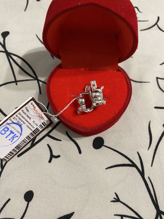 Недорого золоті дитячі сережки з діамантами, 585 пр., нові з біркою!