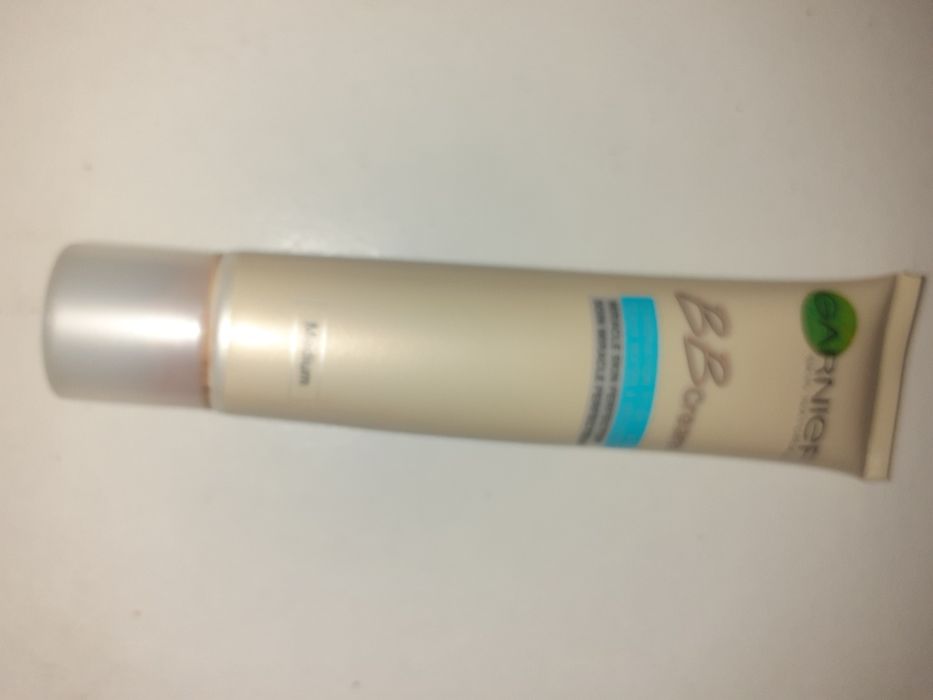 Cremes de rosto GARNIER- vario*s