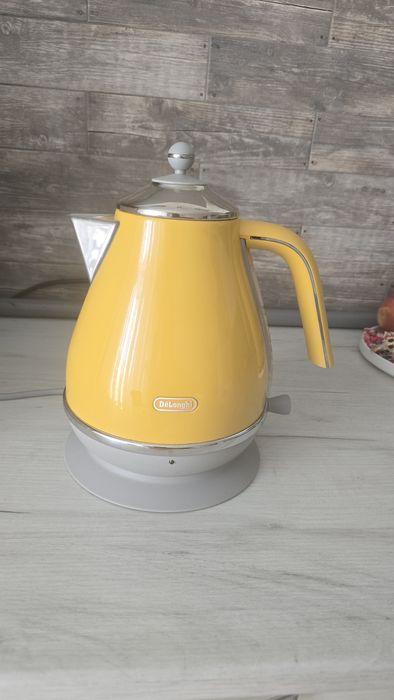 Електрочайник Delonghy