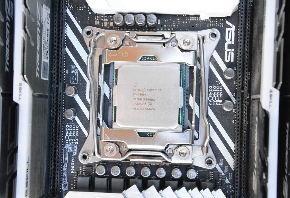 asus prime x299 deluxe  intel core i7 7800x g.skill ddr4- 3000 32GB