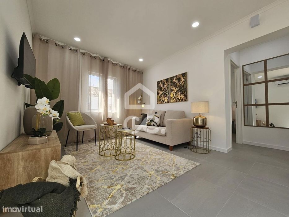 Moradia com 2 Quartos - Povoação