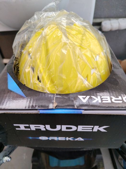 Kask ochronny firmy irudek