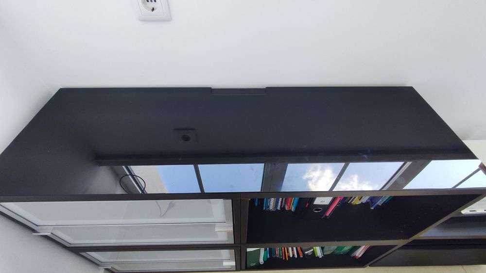 Painel Superior BESTÅ para Móvel TV - Vidro Preto (IKEA)