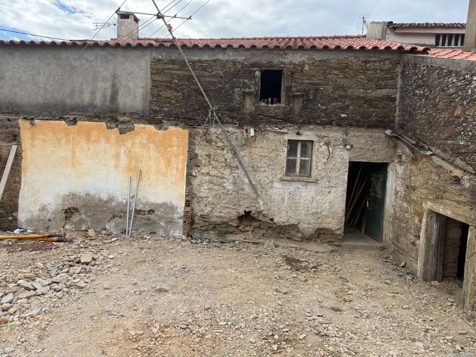 Casa com terreno nos maxiais