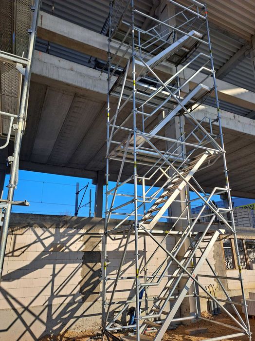Rusztowanie Modułowe Klinowe Schodnia rusztowaniowa Wynajem