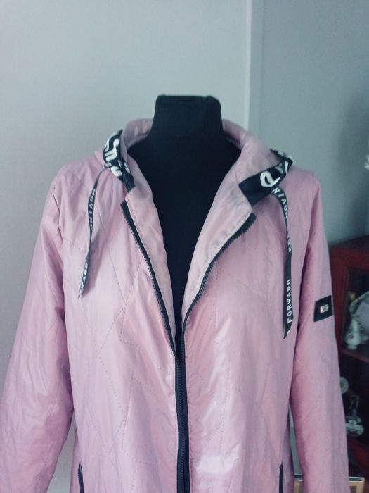 Kurtka wiatrowkia 44 rozo fiolet lekka kaptur