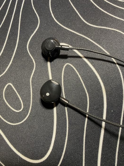 Безпроводні навушники