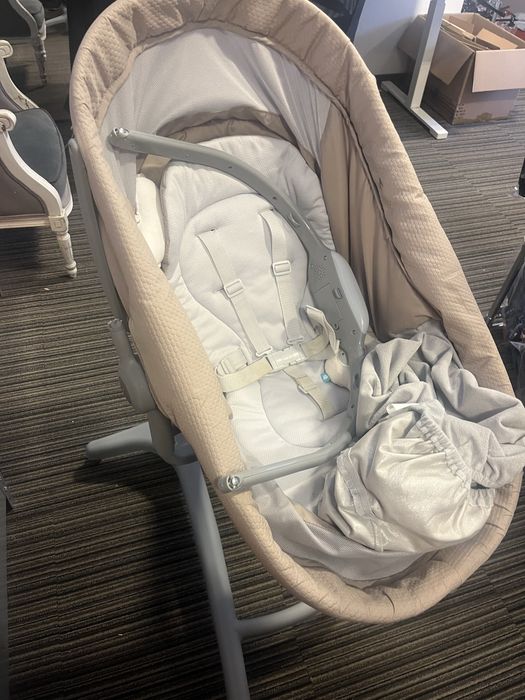 Chicco Baby Hug PRO 5w1 kolor beżowy