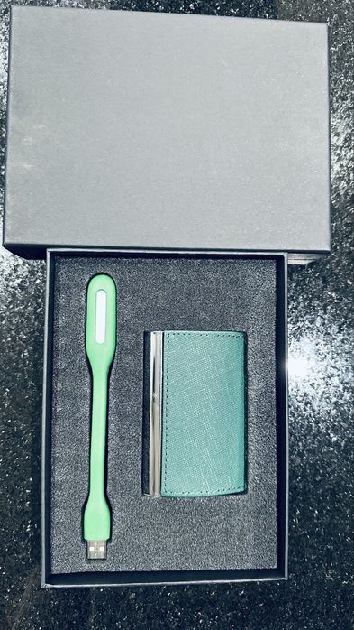 Zestaw wizytownik z lampka LED USB