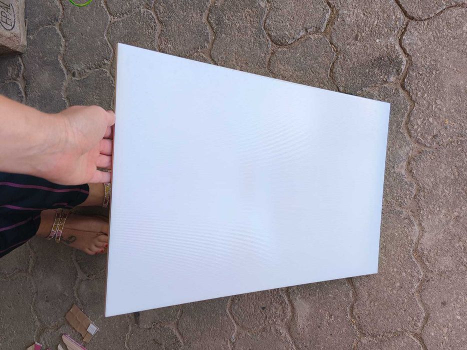 Revestimento Cerâmico "Aleluia" Branco c/ Relevo – Novo – 13 m²