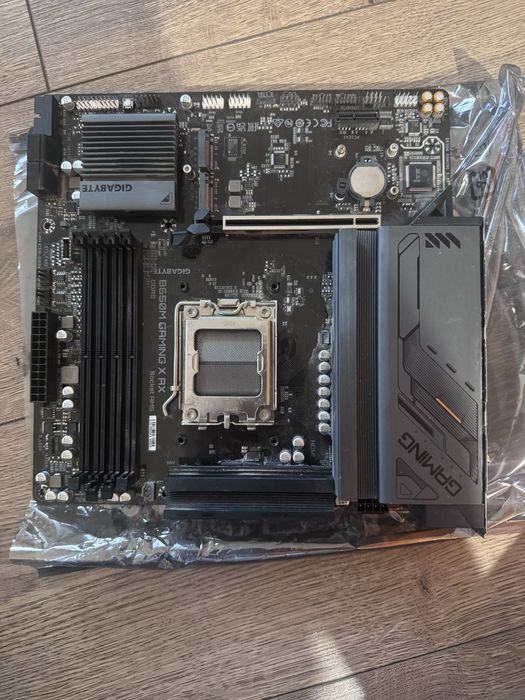 Матерниська плата gigabyte B650M GAIMING X AX AM5
