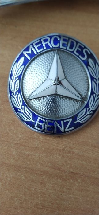 Vários emblemas Mercedes  Benz  antigos