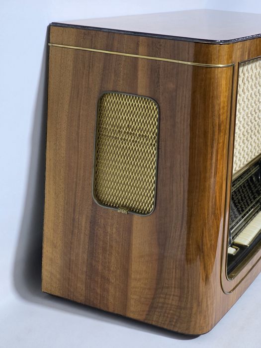 Rádio antigo reparado Telefunken