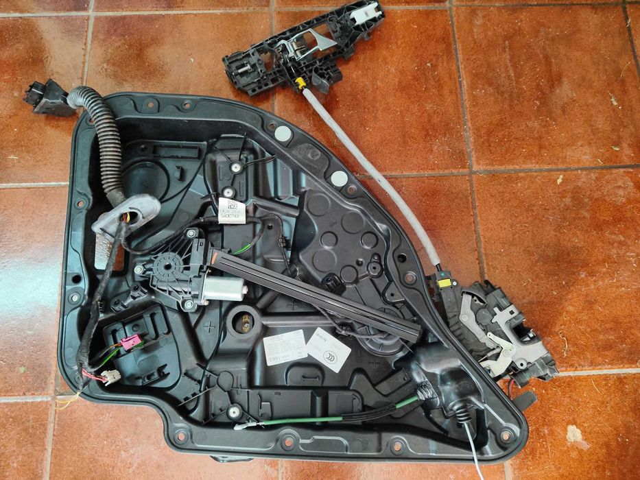 Mercedes W213 E220 Todo o Interior mecanica da porta Traseira lado condutor. Inclui vidros fumados. A118515, A2139002722, A2137600100, A2135400743,etc