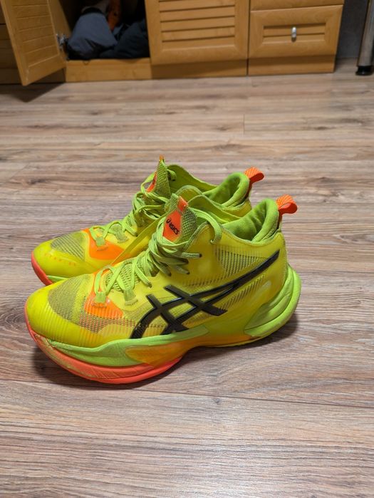 Волейбольні кросівки asics Metarise