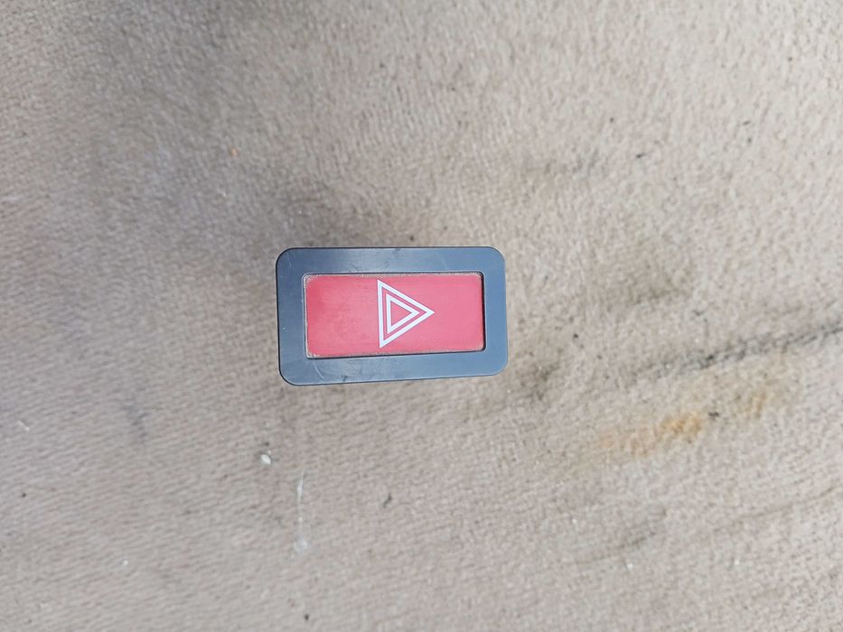 Кнопка аварийки, аварийного сигнала Nissan Almera N16 niles 06016