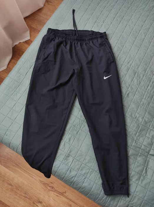Nike rozmiar L spodnie sportowe męskie
