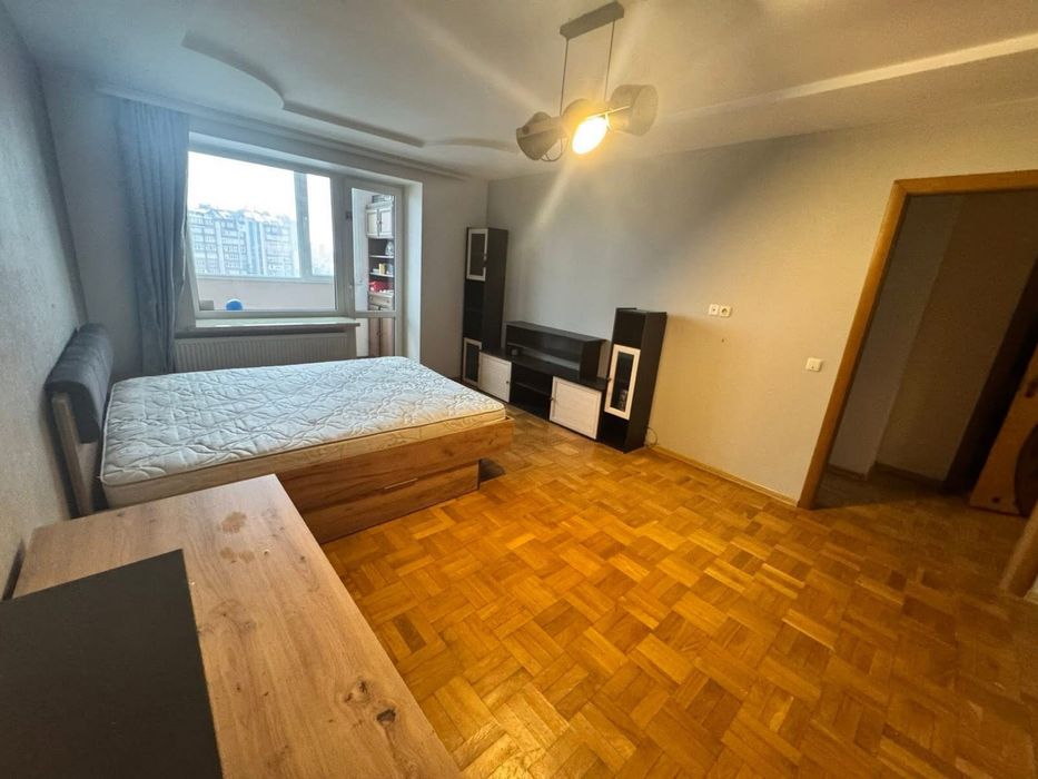 Продаж 1-к квартири вул. Глибока