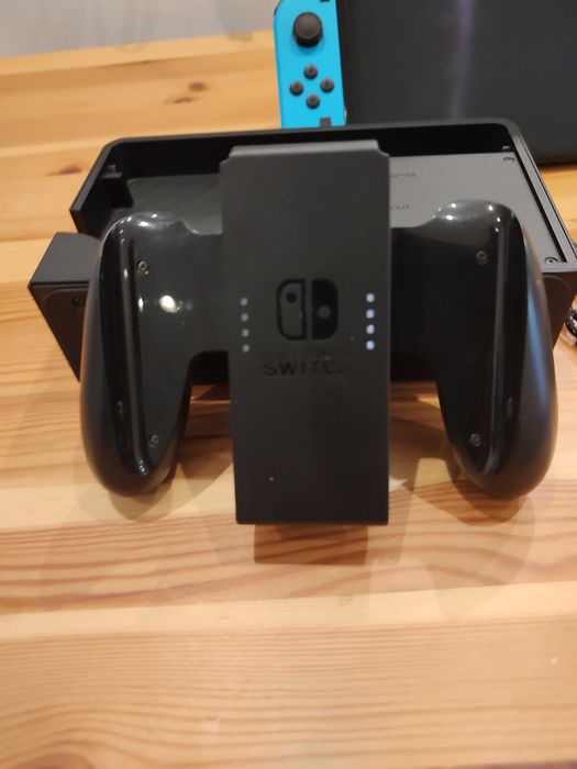 Nintendo Switch OLED 64GB Neon Blue/Red + 2 jogos fisicos