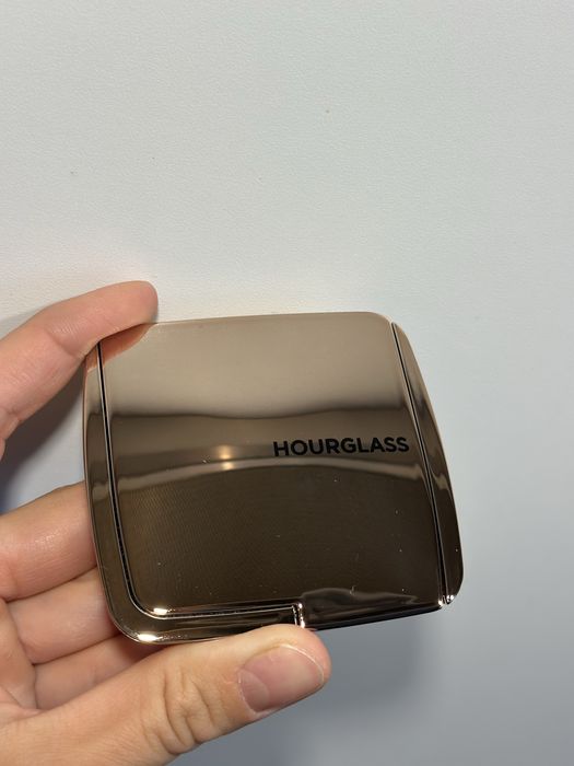 Бронзер Hourglass Ambient Lighting Bronzer