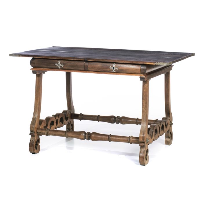 Mesa filipina em pau-santo - Século XVII