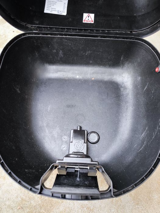 Cubby box Givi 32lts usada