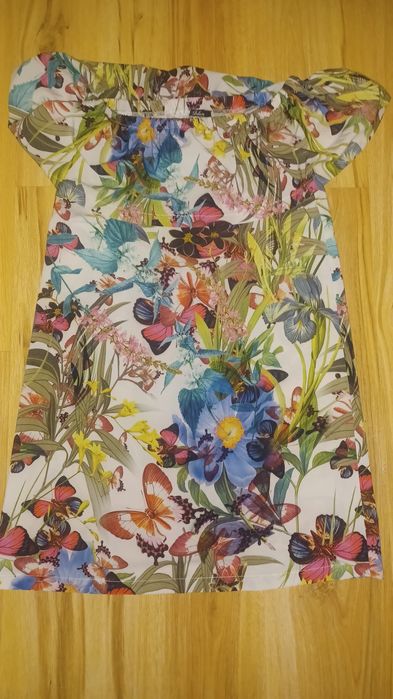 Piękna letnia sukienka łódeczka