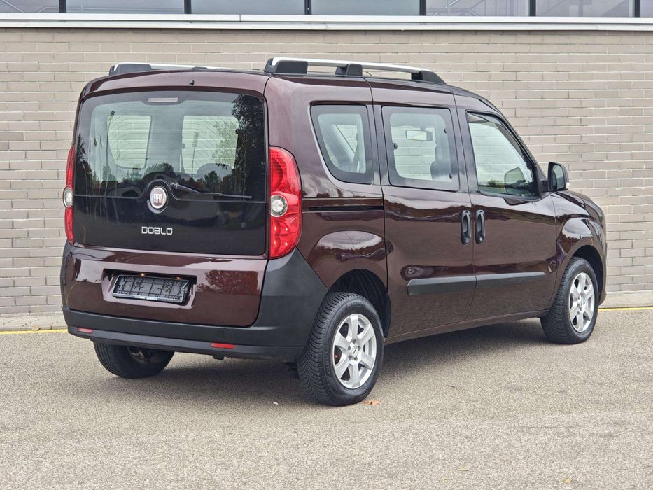 Fiat Doblo 2011 року