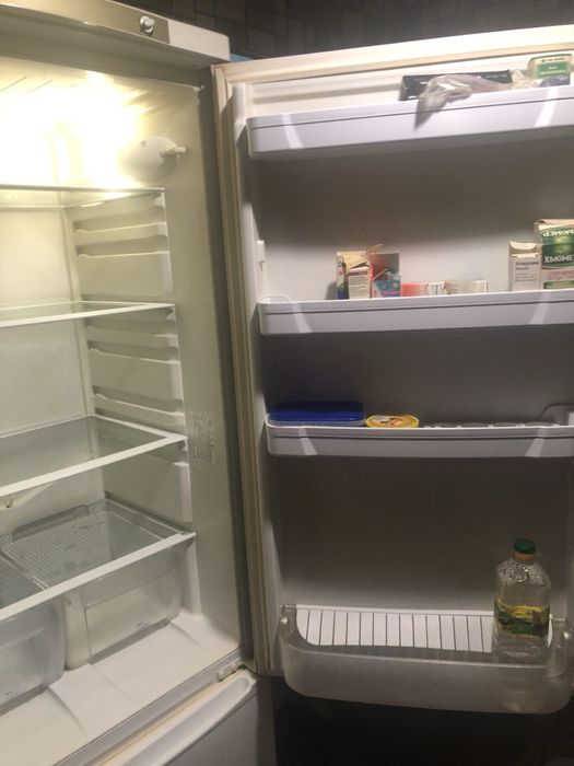 Продам холодильник  Indesit
