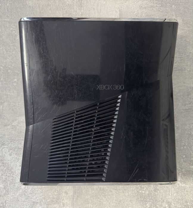 Xbox 360 Slim 320GB | Freeboot + LT 3.0 | 2 геймпади | GTA 5, FIFA, Mortal Kombat