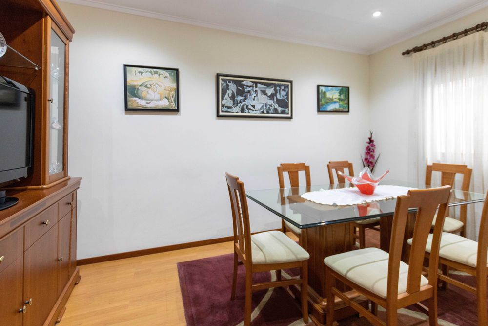 Andar de Moradia T5 em Oliveira do Douro